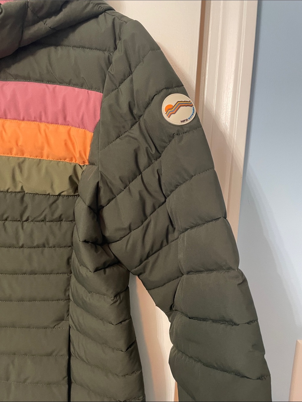 Woman’s Winter Jacket - Picture 3 of 4